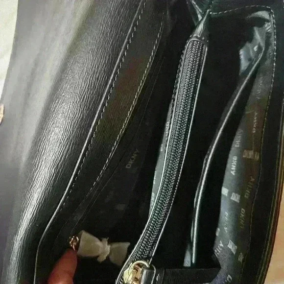 NWT DKNY crossbody women's bag - Picture 5 of 7